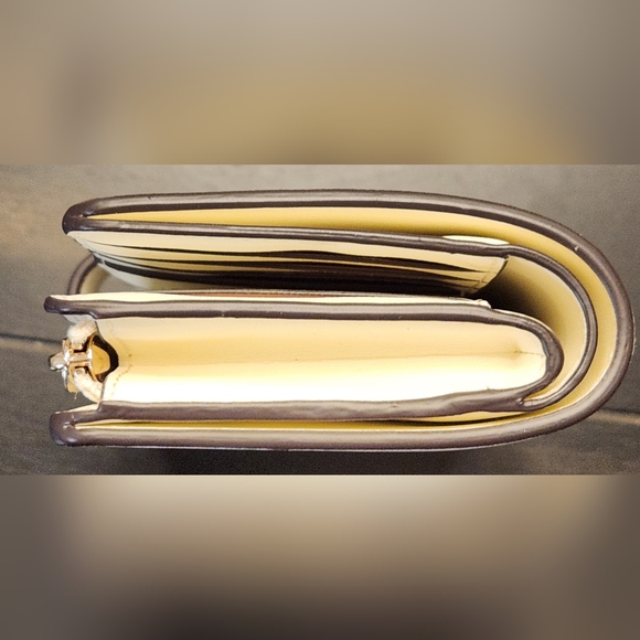 KATE SPADE Med Compact Saffiano Leather in Meringue  NWT - Picture 5 of 12